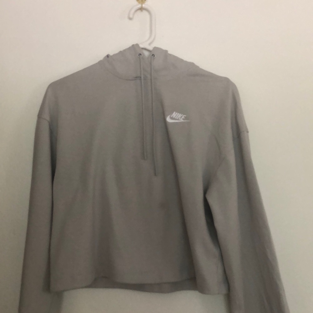gray cropped nike hoodie